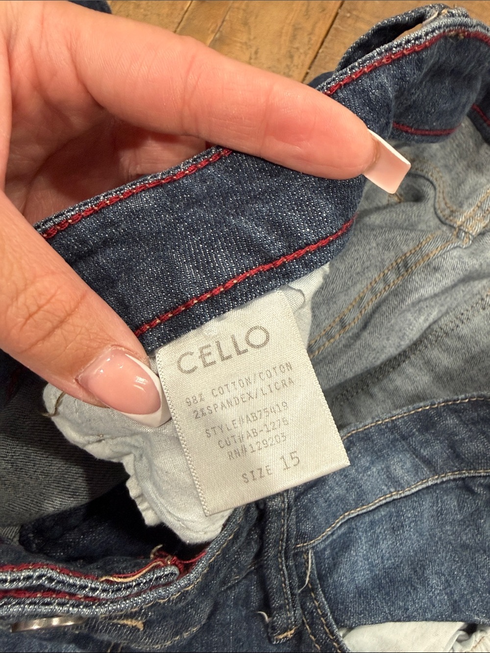 Womens jeans - Picture 3 of 4